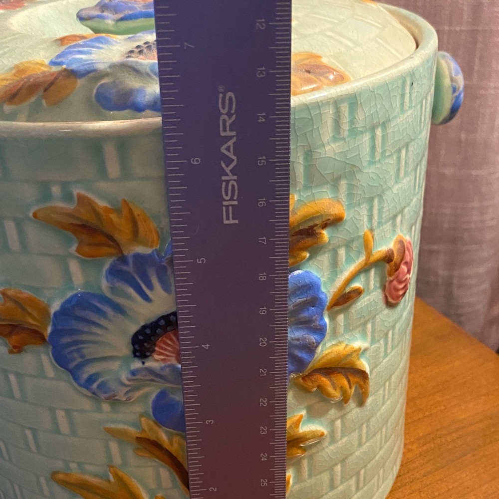Vintage majolica Japan Ceramic Lidded cracker jar with Blue Floral Relief - Picture 7 of 8